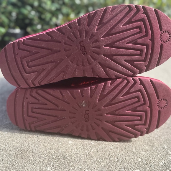 UGG Australia Sequin Sheepskin Boots Red - Picture 6 of 7